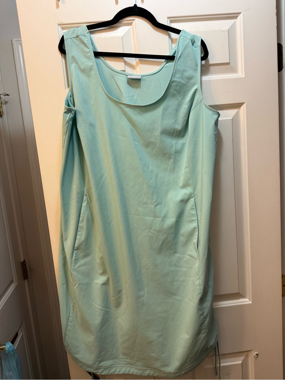 Women’s Sleeveless Scoop Neck Dress- Mint